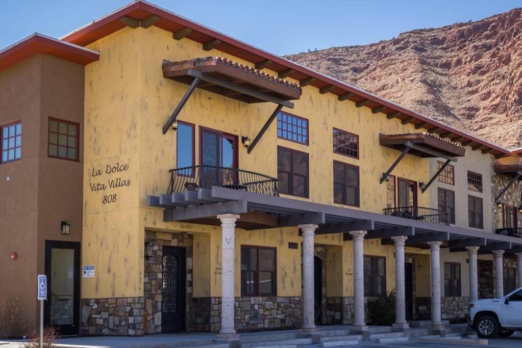 Luxury Downtown Rental - La Dolce Vita Villa #4 Moab Eksteriør billede